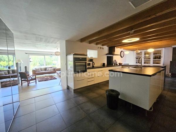 Magnifique maison rénovée de 157 m² avec piscine et garage – RUELLE SUR TOUVRE (16)