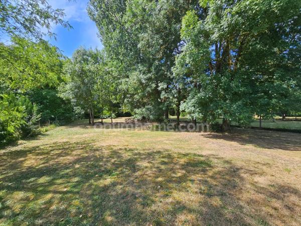 Magnifique maison rénovée de 157 m² avec piscine et garage – RUELLE SUR TOUVRE (16)