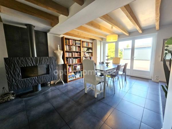 Magnifique maison rénovée de 157 m² avec piscine et garage – RUELLE SUR TOUVRE (16)
