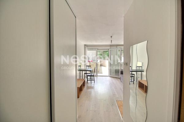 Studio avec terrasse à vendre à Massy - centre ville - Investissement idéal !