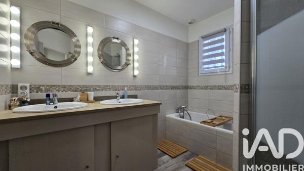 Maison à vendre 10 pièces 249 m² Aiffres