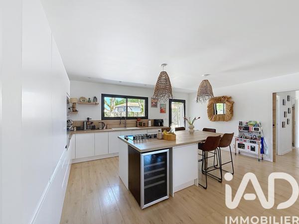 Maison à vendre 5 pièces 160 m² Salles