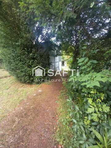 Loches – Petit pavillon de 49 m² sur sous-sol de 42 m2 avec terrain 917 m2 et grenier aménageable