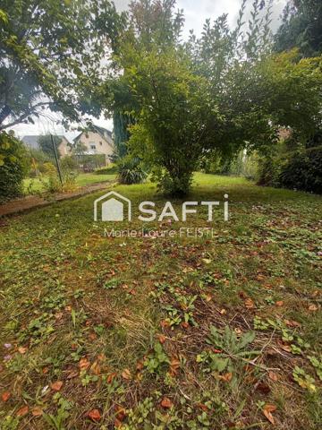 Loches – Petit pavillon de 49 m² sur sous-sol de 42 m2 avec terrain 917 m2 et grenier aménageable