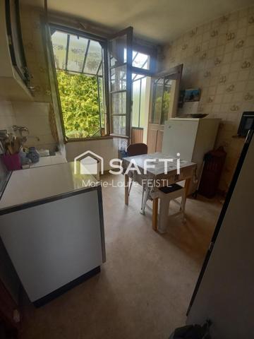 Loches – Petit pavillon de 49 m² sur sous-sol de 42 m2 avec terrain 917 m2 et grenier aménageable