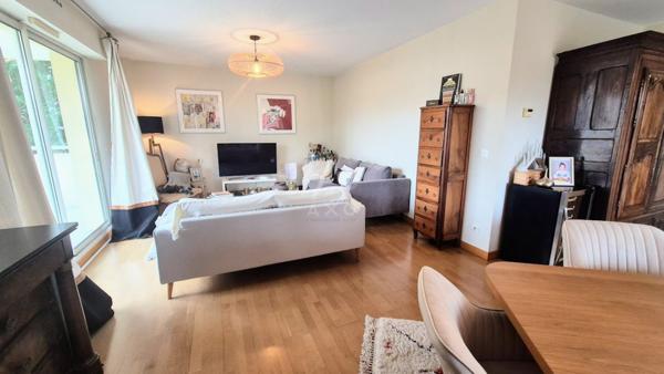 Bordeaux Croix Blanche Bel Appartement de standing vue sur jardins 3 chambres