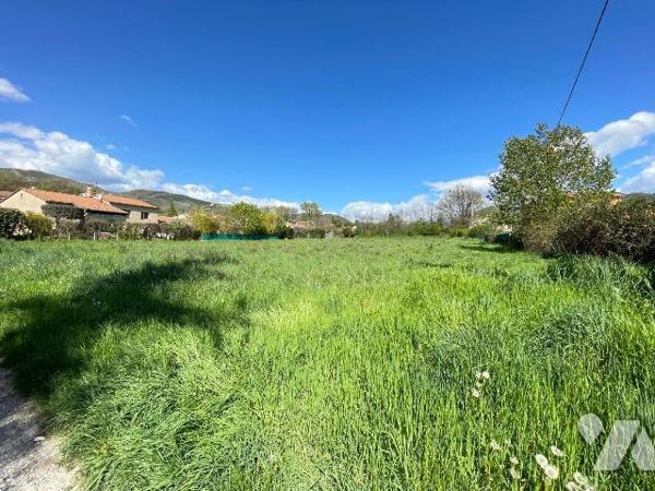 A vendre - Digne-les-Bains (04) - Alpes de Haute Provence: Un terrain constructible d'env 3 725...
