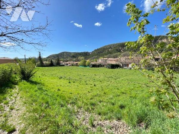A vendre - Digne-les-Bains (04) - Alpes de Haute Provence: Un terrain constructible d'env 3 725...
