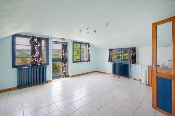 Manoir du 16ème siècle, partiellement rénové, idéal investissement locatif ou touristique