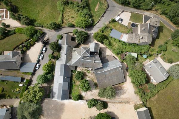 Manoir du 16ème siècle, partiellement rénové, idéal investissement locatif ou touristique