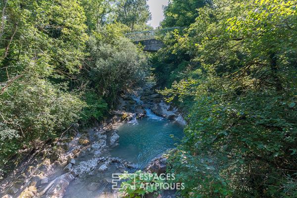 Ancien moulin situé à proximité de Die, en bordure de rivière