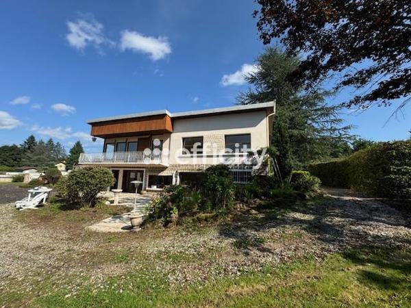 Maison 8 pièces - 200 m² Exclusivité efficity