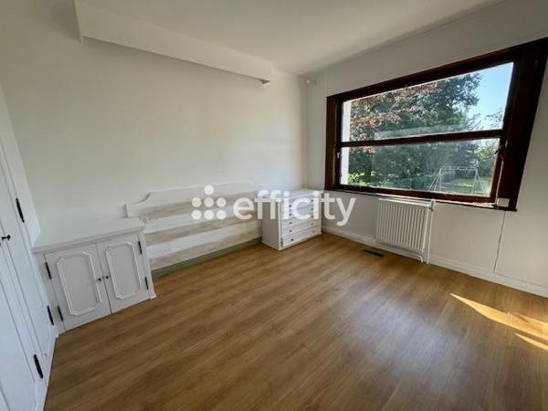 Maison 8 pièces - 200 m² Exclusivité efficity