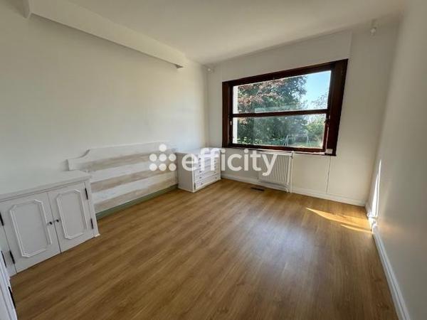 Maison 8 pièces - 200 m² Exclusivité efficity