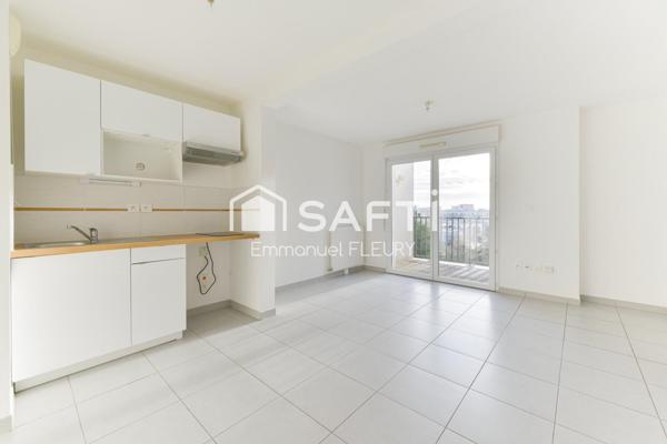 Dernier étage avec balcon sans vis-à-vis – Souillarderie