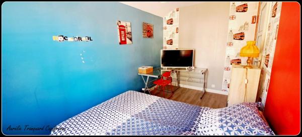 Dpt Vienne (86), Située à COUHE maison rénovée P8 d'environ 150m² - Terrain de 457 m²- commodités de PLAIN-PIED