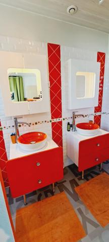 Dpt Vienne (86), Située à COUHE maison rénovée P8 d'environ 150m² - Terrain de 457 m²- commodités de PLAIN-PIED