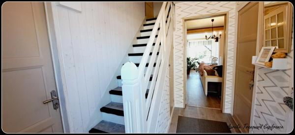 Dpt Vienne (86), Située à COUHE maison rénovée P8 d'environ 150m² - Terrain de 457 m²- commodités de PLAIN-PIED