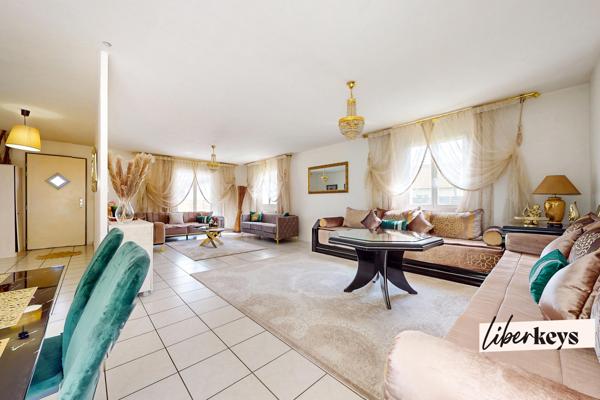 SAINT RÉMY - VILLA PLAIN PIED non mitoyenne - SALON 40 M² - 3 CHAMBRES - BUANDERIE - 1185 M² TERRAIN