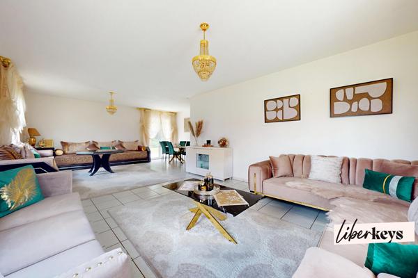 SAINT RÉMY - VILLA PLAIN PIED non mitoyenne - SALON 40 M² - 3 CHAMBRES - BUANDERIE - 1185 M² TERRAIN