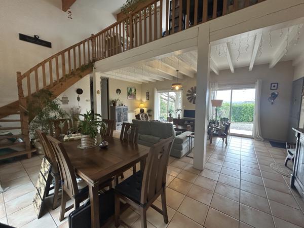 Bon-Encontre (47240) MAISON 167 M2 AVEC GARAGE ET JARDIN DE 1637 M2