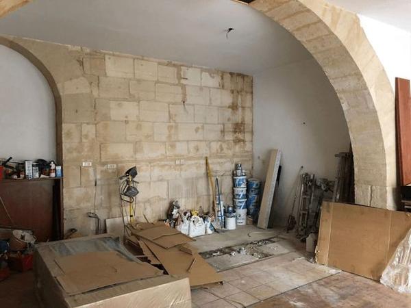 Location Local commercial 1 pièce 55.4 m² - 1 RUE BIGOT Nimes 30900