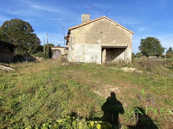 Ancien corps de ferme en cours de rénovation – vers une autonomie complète - Saint Sornin - Charente - 16220