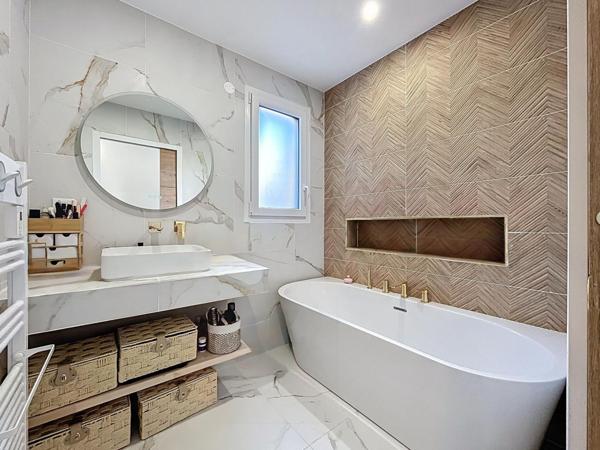 Lumière, volume et élégance aux portes de Tours