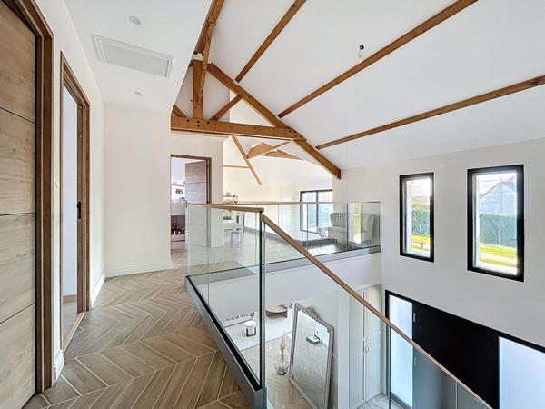 Lumière, volume et élégance aux portes de Tours