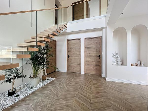 Lumière, volume et élégance aux portes de Tours