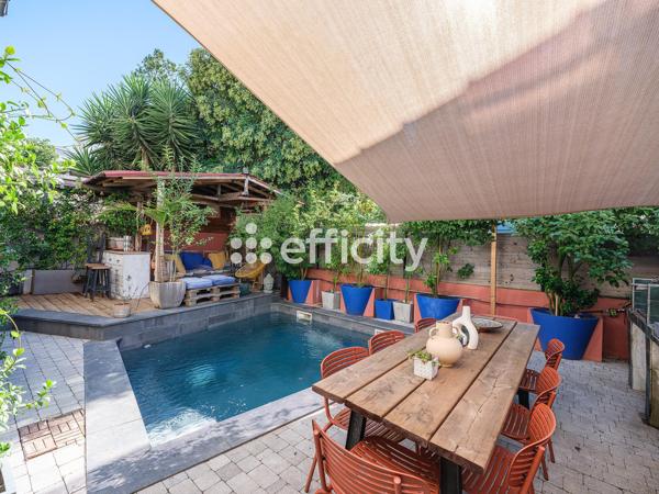 Maison
         4 pièces
        - 120 m² Bien prestige 820 000 € *