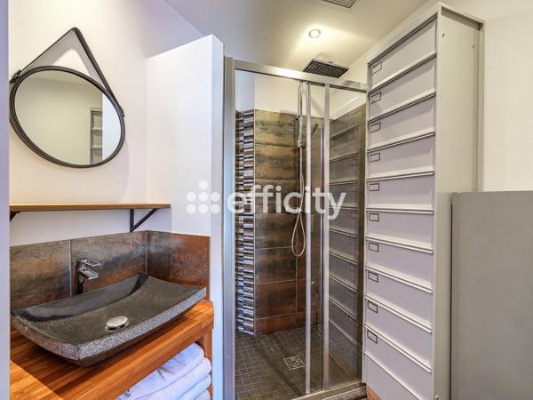 Maison
         4 pièces
        - 120 m² Bien prestige 820 000 € *