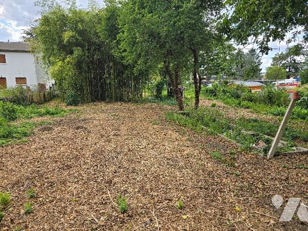 Terrain a bâtir de 1461 m2