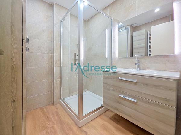 RARE ! Bel appartement 2/3 pièces en REZ DE JARDIN avec un parking !