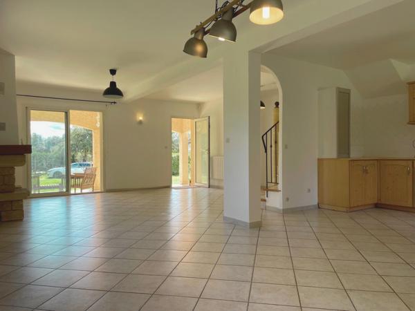 Sorgues (84700) Maison familiale 135 m² sur terrain 1 817 m² piscinable – Calme et nature –