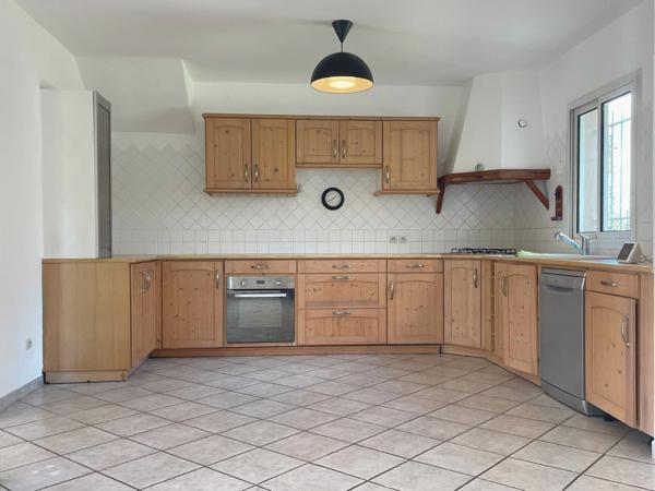 Sorgues (84700) Maison familiale 135 m² sur terrain 1 817 m² piscinable – Calme et nature –