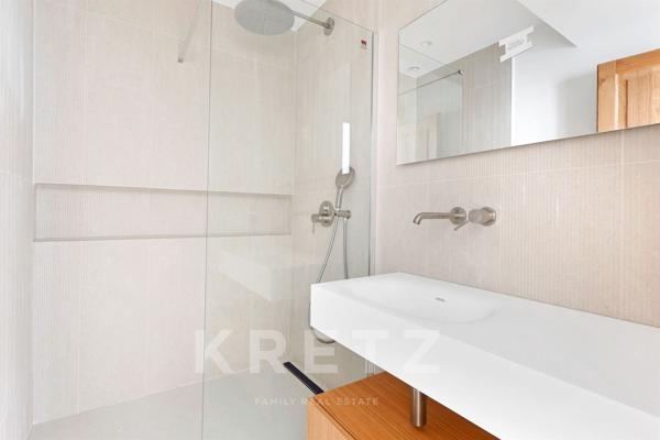 Un écrin contemporain dans un immeuble de charme – Rue de l’Université