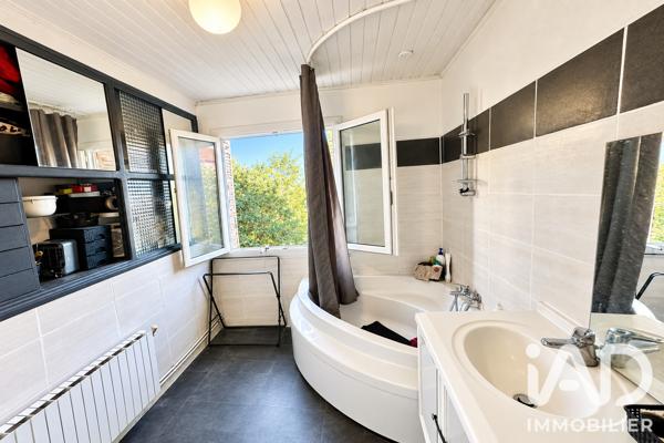 Maison à vendre 5 pièces 117 m² Nîmes