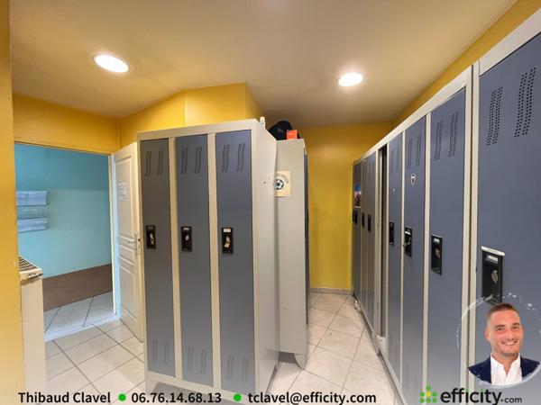 Local Commercial 3 pièces - 110 m²