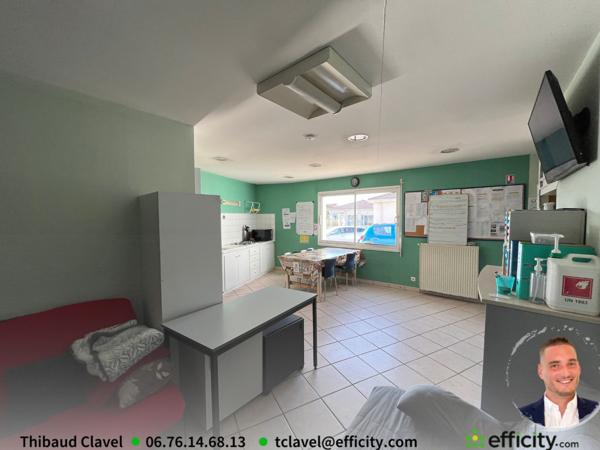 Local Commercial 3 pièces - 110 m²