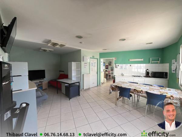 Local Commercial 3 pièces - 110 m²