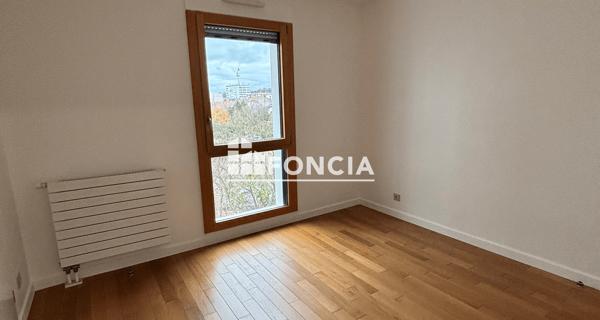 Location Appartement 4 pièces 102.28 m² - Rueil-malmaison 92500