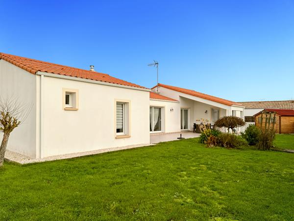 Maison 3 chambres + studio indépendant à 500m des commerces