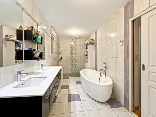 Maison 3 chambres + studio indépendant à 500m des commerces