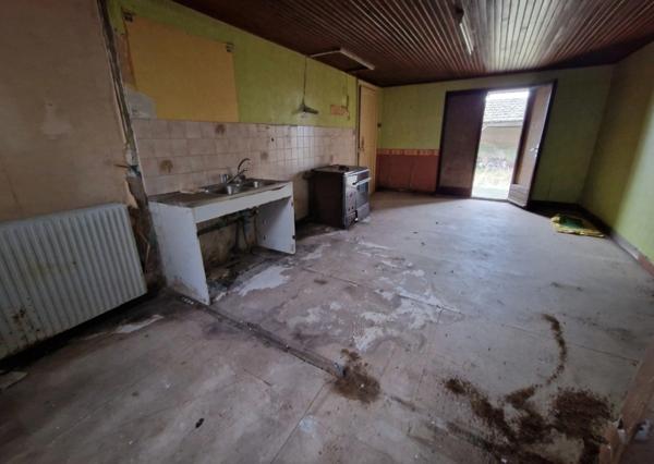 Maison à vendre proche VITTEL (88) MAISON T4 à rénover sur TERRAIN de 330 m²