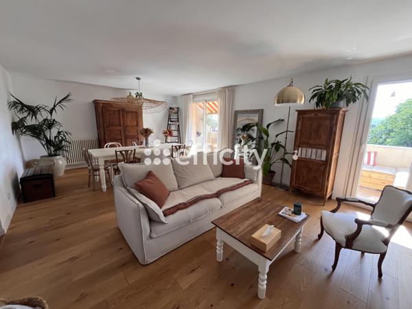 Appartement
         3 pièces
        - 77 m² 290 000 € *