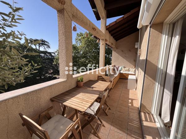 Appartement
         3 pièces
        - 77 m² 290 000 € *