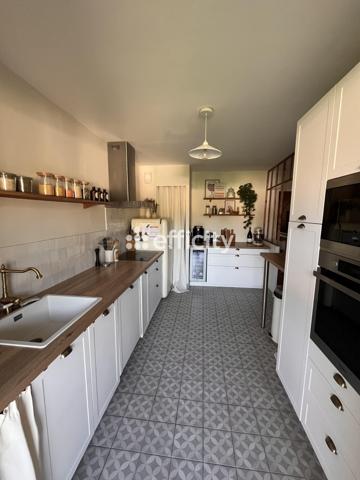 Appartement
         3 pièces
        - 77 m² 290 000 € *