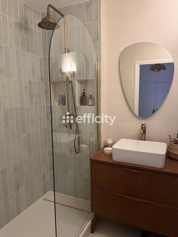 Appartement
         3 pièces
        - 77 m² 290 000 € *