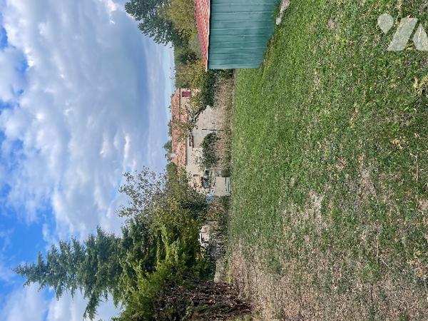 Maison traditionnelle de type 5, avec garage, piscine et terrain clos d’environ 2 500m² en zone Ubc.